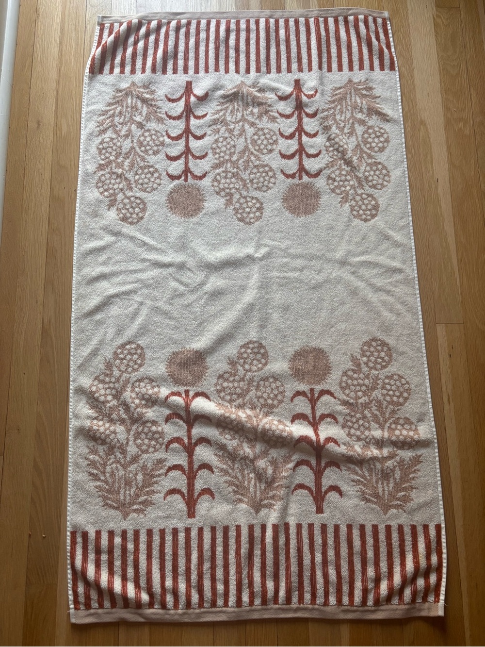 Anthropologie x Ellen Merchant Cottage Stripe Bath Towel - Cream and Rust